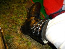 キャンプ場で初使用の革靴